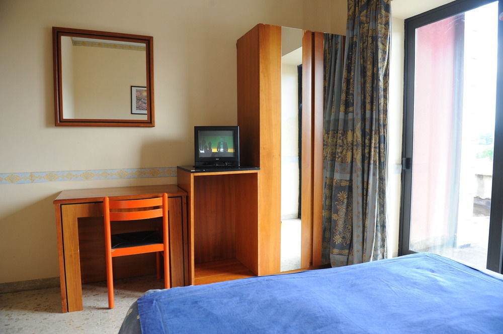 Hotel Ristorante La Campagnola Cassino Zewnętrze zdjęcie